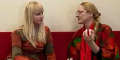 Ragnhild Nilson and Evelin Lindner talking